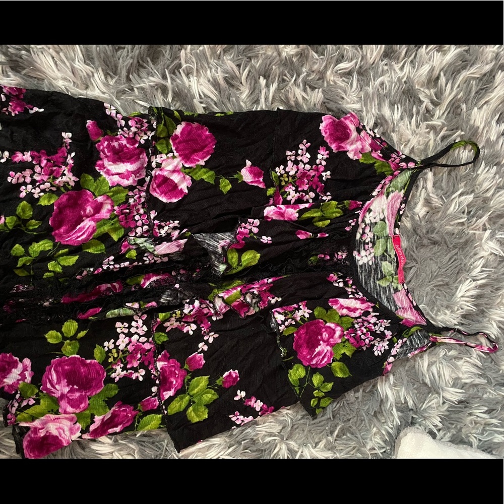 Nice flowery shirt